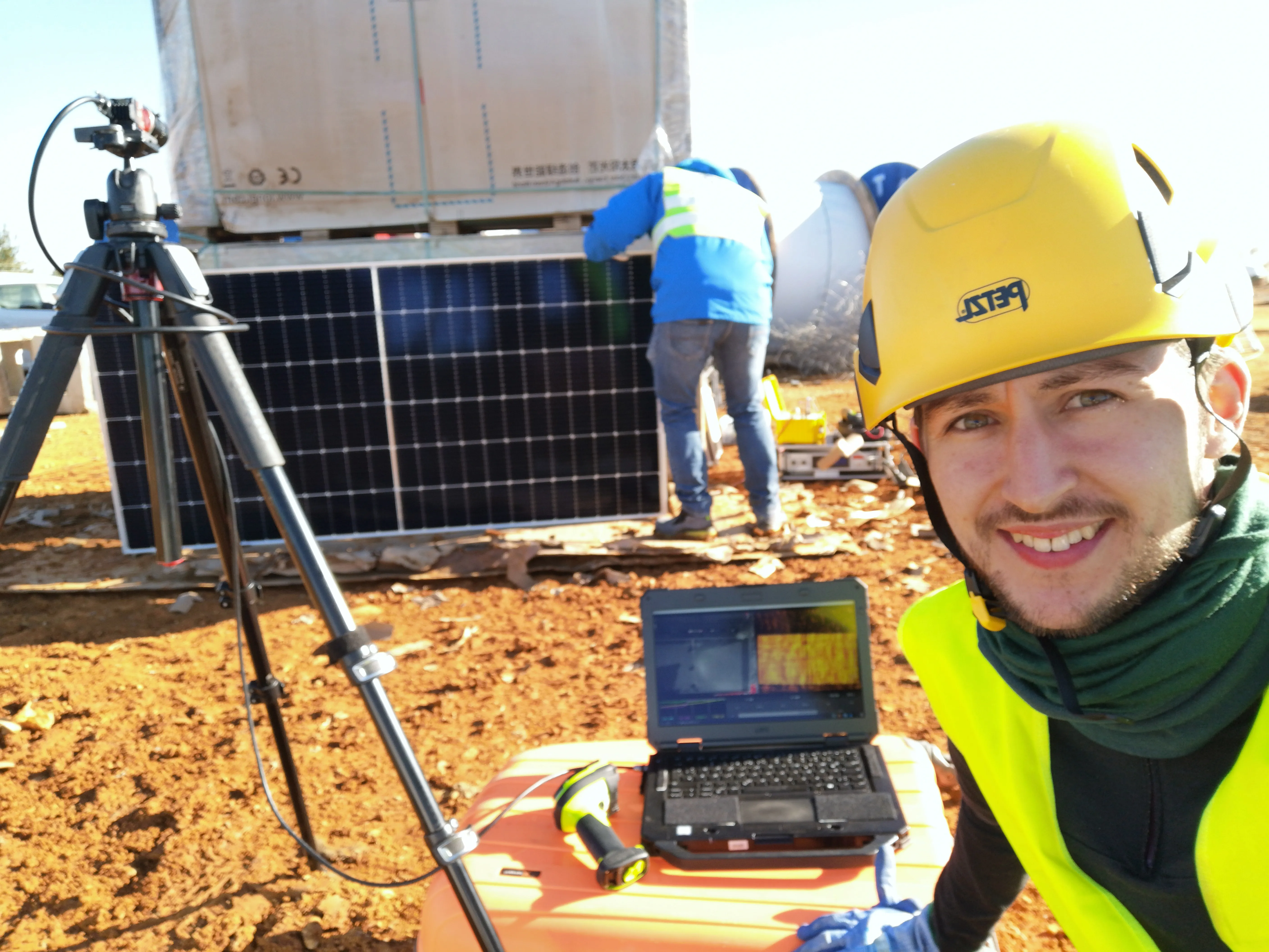 Tageslicht Elektrolumineszenz Inspektion zur Prüfung auf Schäden bei PV-Modulen